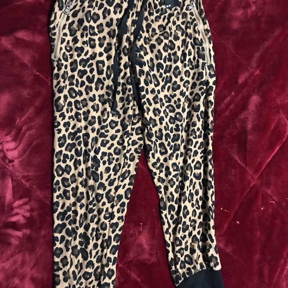 Cropped jogger Womens - Picture 2 of 5